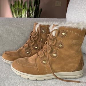 SOREL Camel Brown Explorer Joan Boots, Size 8.5.
